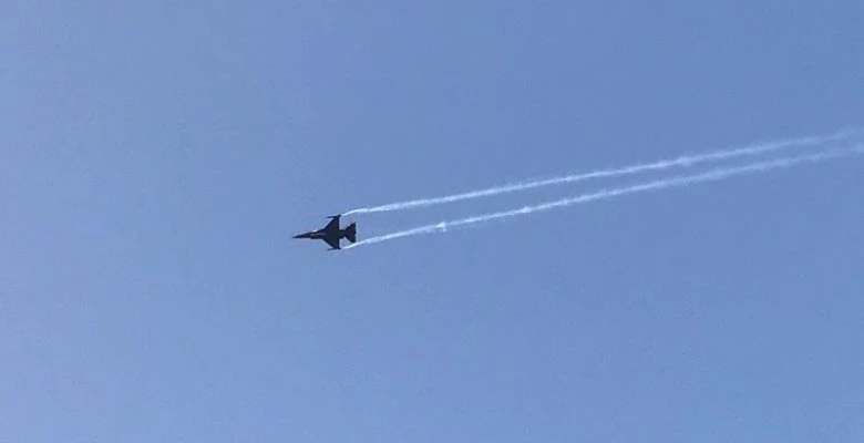 Μάχη της Κρήτης: Ρίψεις αλεξιπτωτιστών και επίδειξη από την ομάδα «Ζεύς» (φωτό, βίντεο)